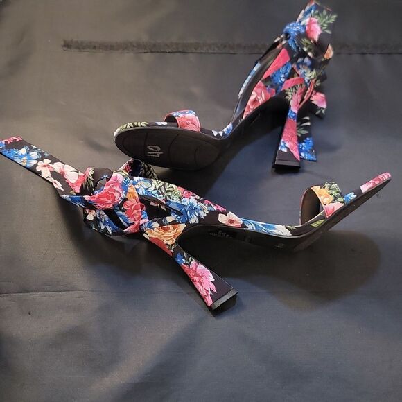 BRAND NEW NINE WEST KOBS ANKLE BOWNOT TIE SANDAL (WOMEN) - Picture 7 of 16